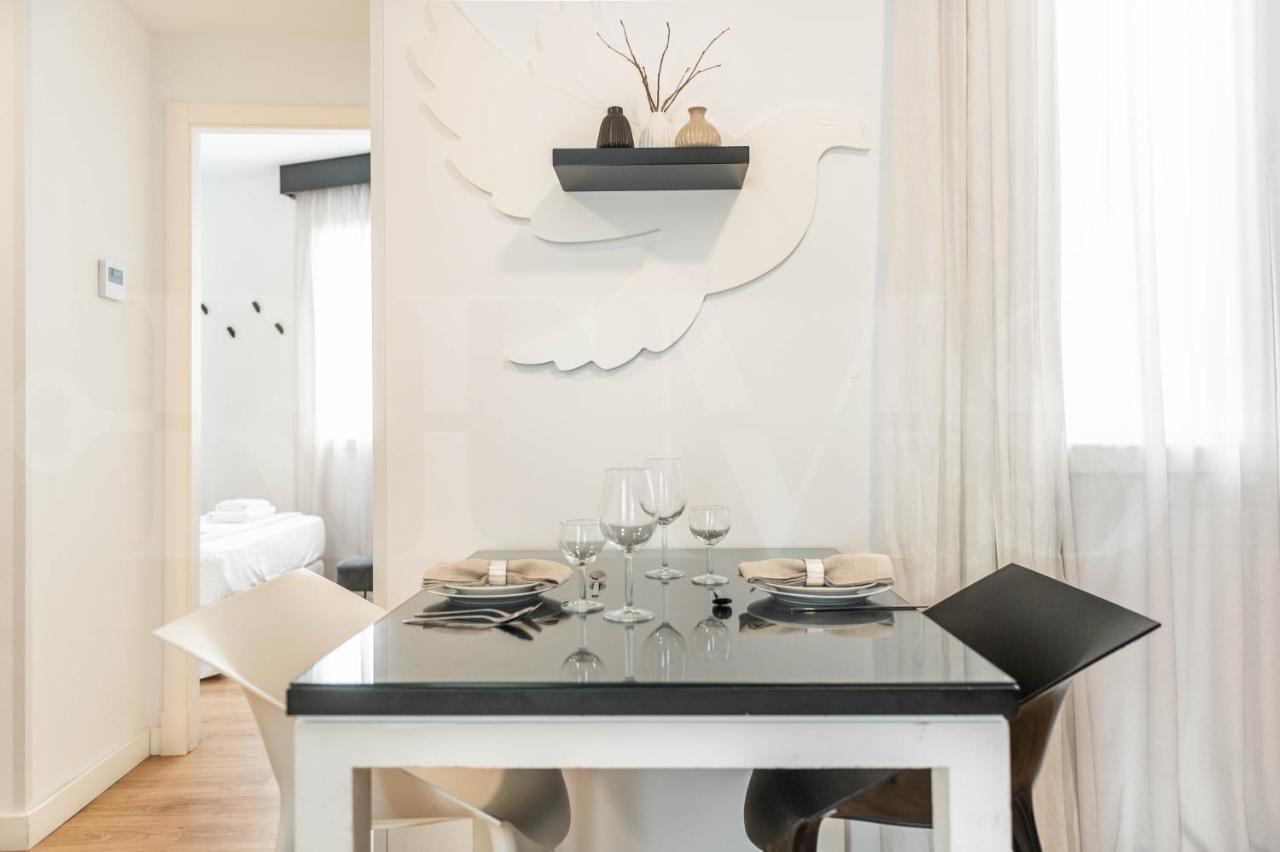 Inviting Duplex In Front Of Picasso Museum By Rems Apartment มาลากา ภายนอก รูปภาพ