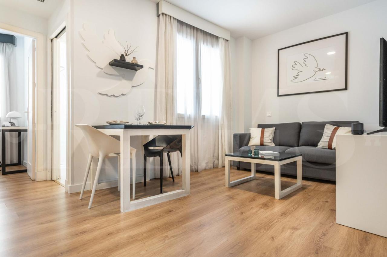 Inviting Duplex In Front Of Picasso Museum By Rems Apartment มาลากา ภายนอก รูปภาพ